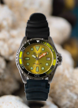 Brighten your look with the Del Mar Watch Yellow Dial and Black & Yellow Rubber Strap Band 500 Meter Premier Pro Watch. Take the Yellow Road