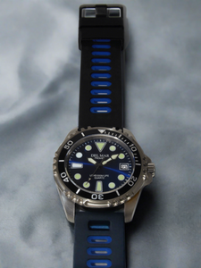 Del Mar Watch Brand offers an affordable yet high-quality option for professional divers, delivering the reliability and functionality required for challenging underwater environments #50459