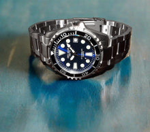 Del Mar Watch introduces the ultimate in professional-grade diving 500-Meter Premier Pro Dive Blue Dial with Stainless Steel Bracelet Band. #50422