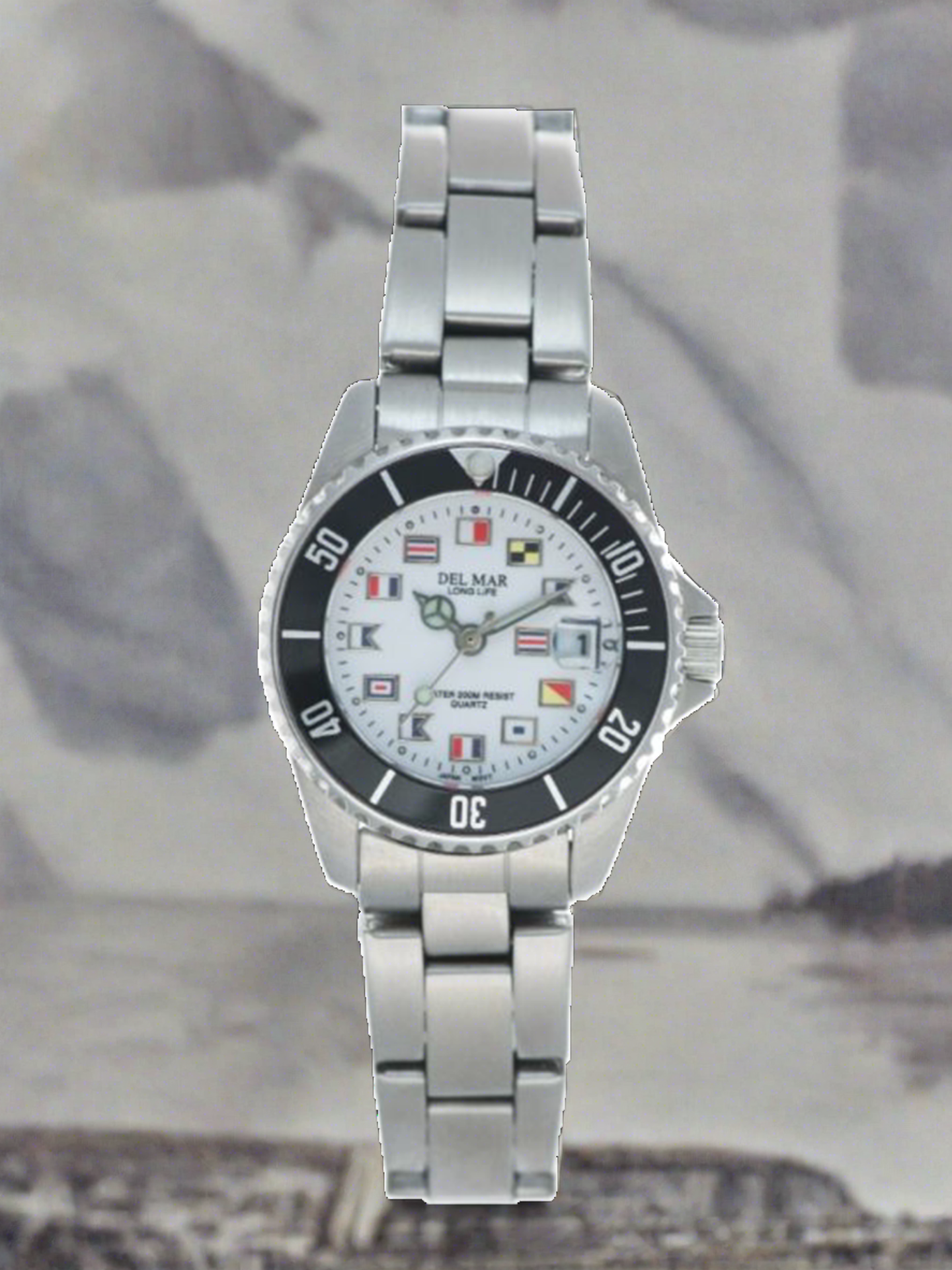 A Clean, Classic Take on the Nautical 200